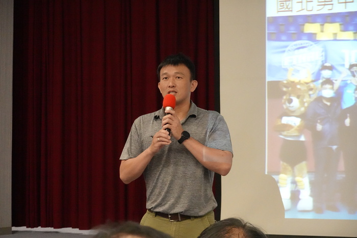 109學年度第2學期教師座談會林顥丞老師致詞