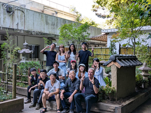 全體成員一同和日式庭園實作作品合照