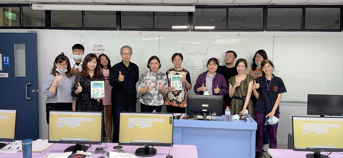 110年3月30日趙貞怡教授遠距教學經驗分享會後合影