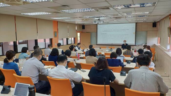 110年11月3日張芳全主任分享跨領域課程規劃
